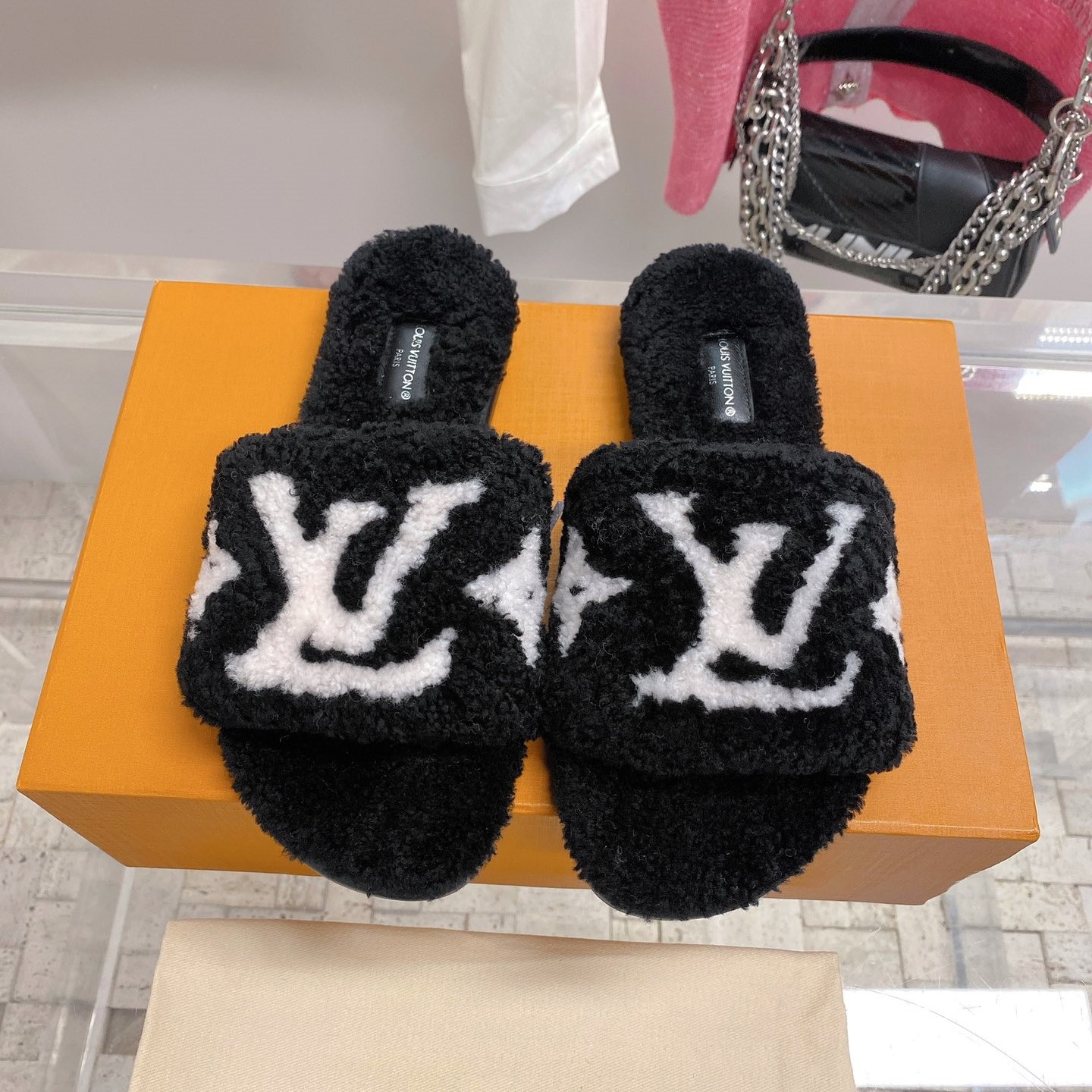 LV 봄디아 시어링 플랫 뮬(1cm,3cm)-1